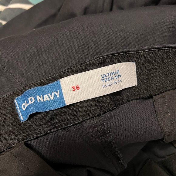 Men’s Old Navy Ultimate Tech Shorts - Picture 3 of 3